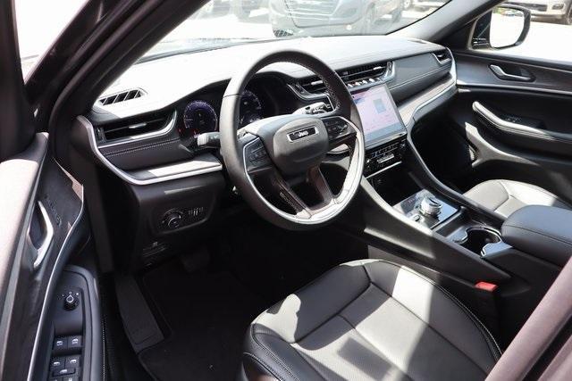 new 2025 Jeep Grand Cherokee car, priced at $50,655