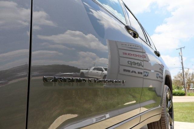 new 2025 Jeep Grand Cherokee car, priced at $50,655