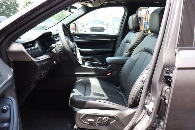 new 2025 Jeep Grand Cherokee car, priced at $50,655