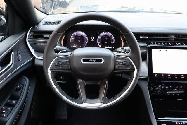 new 2025 Jeep Grand Cherokee car, priced at $51,586