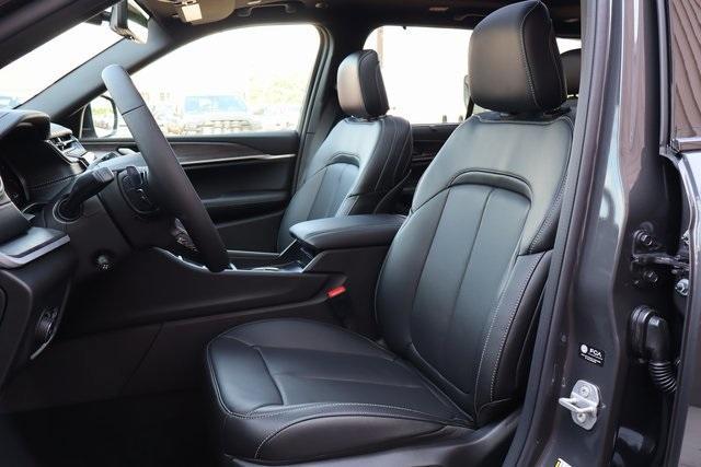 new 2025 Jeep Grand Cherokee car, priced at $51,586