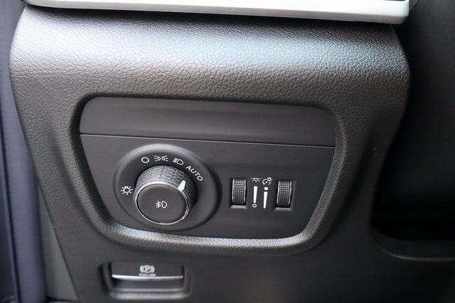 new 2025 Jeep Grand Cherokee car, priced at $51,586