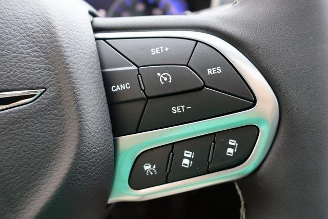 new 2025 Chrysler Pacifica car, priced at $46,563