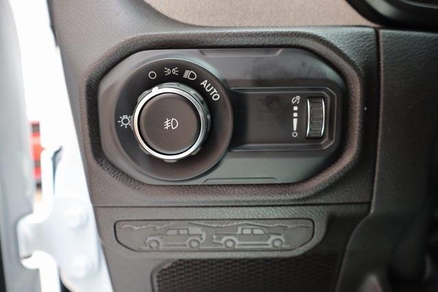new 2025 Jeep Wrangler car, priced at $51,903