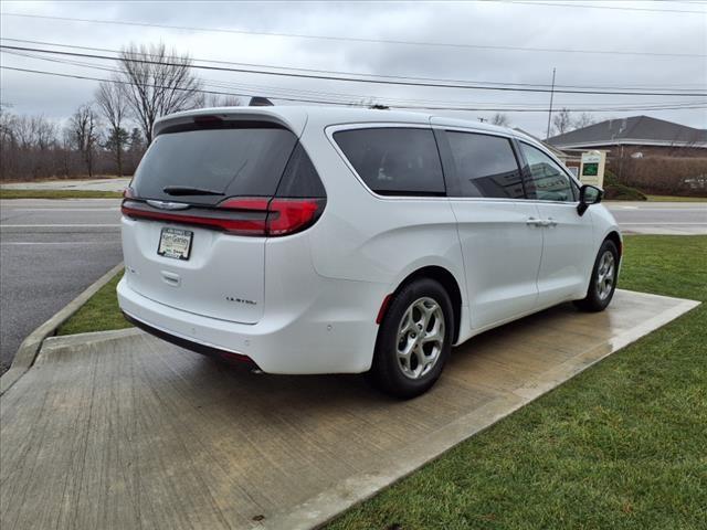 new 2024 Chrysler Pacifica car, priced at $42,901