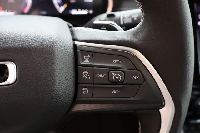 new 2025 Jeep Grand Cherokee car, priced at $40,401