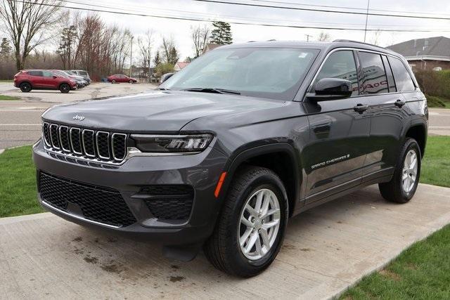 new 2025 Jeep Grand Cherokee car, priced at $40,401