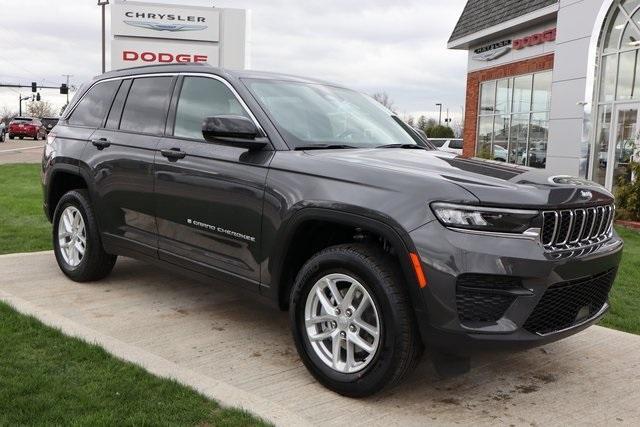 new 2025 Jeep Grand Cherokee car, priced at $40,401