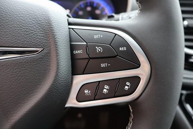 new 2025 Chrysler Pacifica car, priced at $41,316