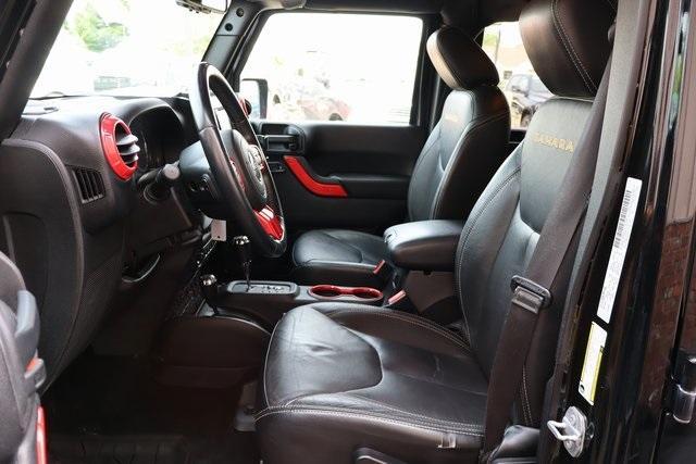 used 2015 Jeep Wrangler Unlimited car, priced at $19,900