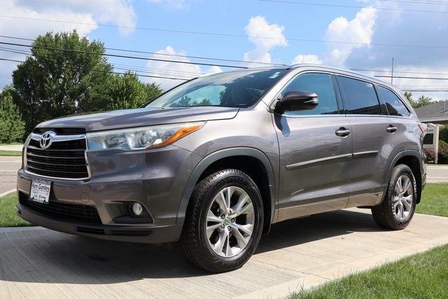 used 2015 Toyota Highlander car, priced at $16,900