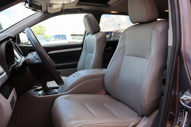 used 2015 Toyota Highlander car, priced at $16,900