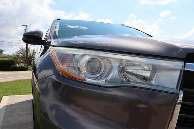 used 2015 Toyota Highlander car, priced at $16,900