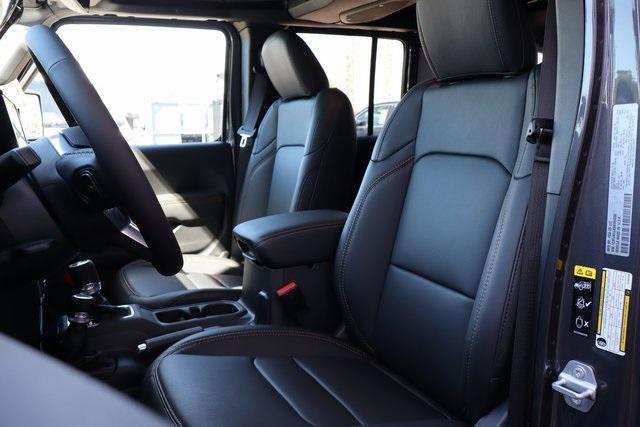 new 2025 Jeep Wrangler car, priced at $55,303