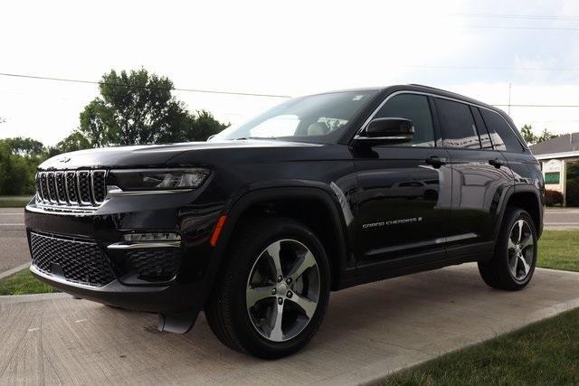 new 2025 Jeep Grand Cherokee car, priced at $49,723