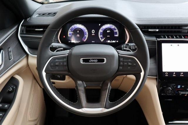 new 2025 Jeep Grand Cherokee car, priced at $49,723
