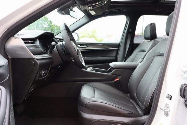 new 2025 Jeep Grand Cherokee car, priced at $47,871