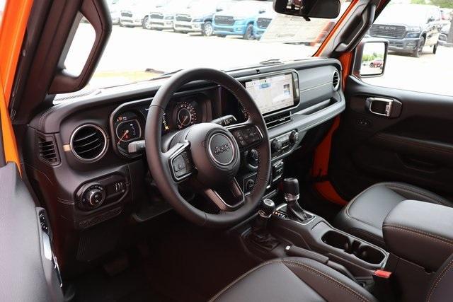 new 2025 Jeep Gladiator car, priced at $45,684