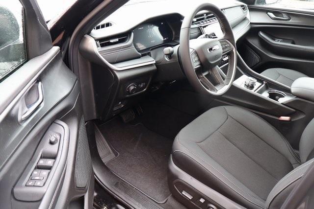 new 2025 Jeep Grand Cherokee car, priced at $42,720