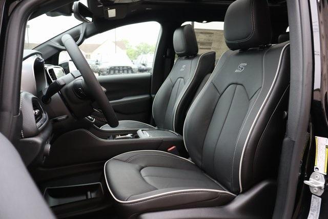 new 2026 Chrysler Pacifica car, priced at $52,936