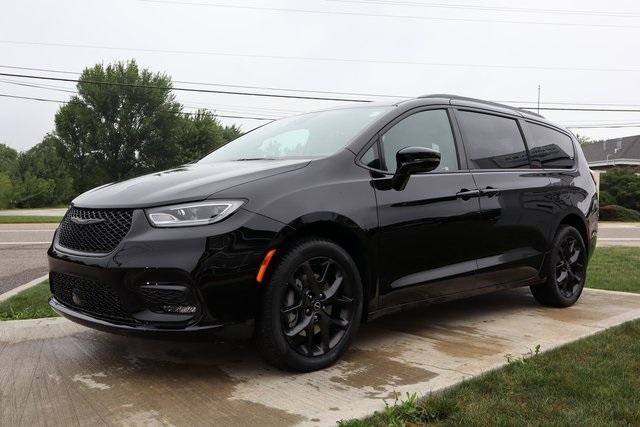 new 2026 Chrysler Pacifica car, priced at $52,936