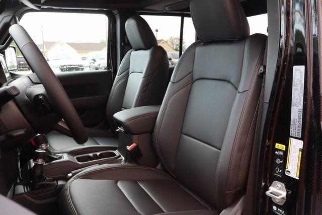 new 2025 Jeep Gladiator car, priced at $50,802