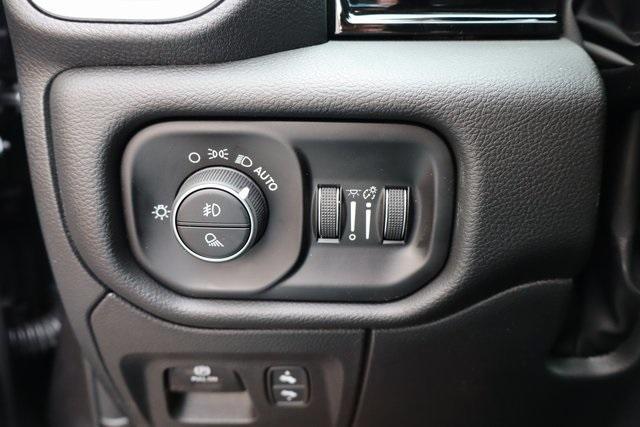 new 2025 Ram 1500 car, priced at $61,566