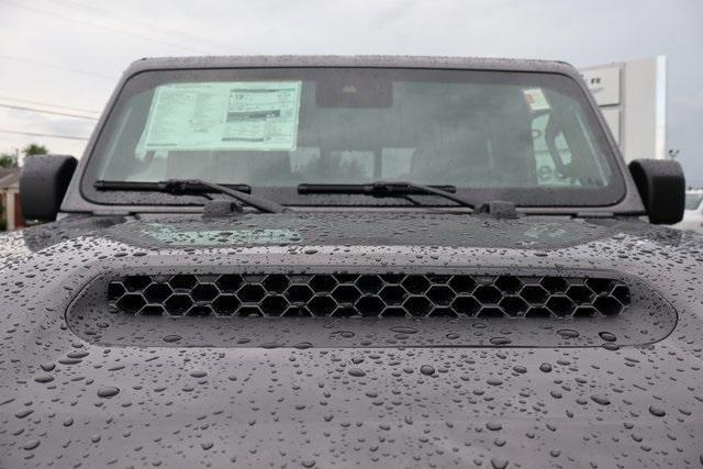 new 2025 Jeep Gladiator car, priced at $47,899
