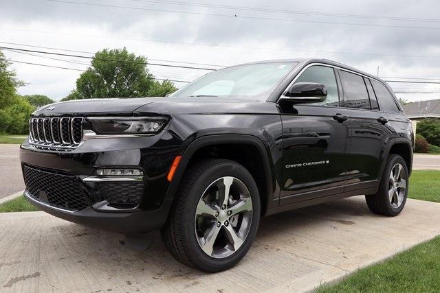 new 2025 Jeep Grand Cherokee car, priced at $52,620