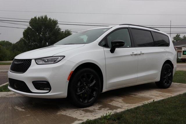 new 2026 Chrysler Pacifica car, priced at $52,088