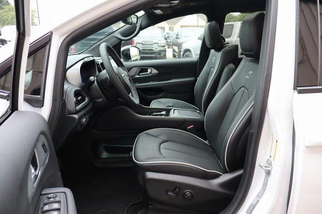 new 2026 Chrysler Pacifica car, priced at $52,088