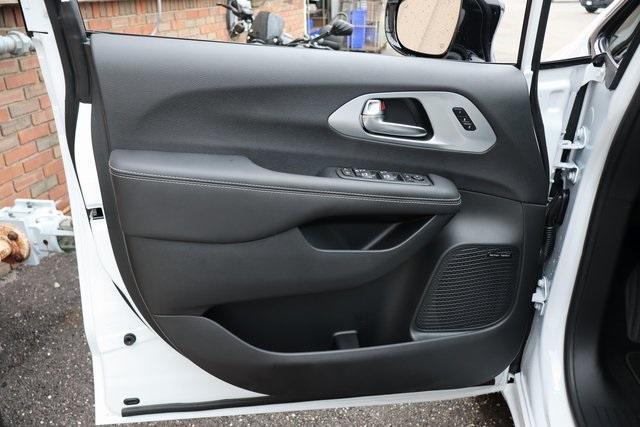 new 2026 Chrysler Pacifica car, priced at $52,088