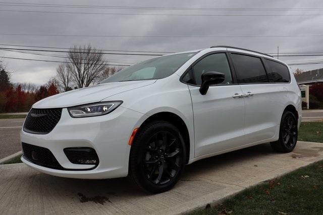 new 2026 Chrysler Pacifica car, priced at $49,759