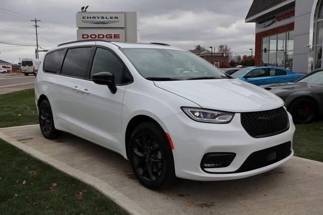 new 2026 Chrysler Pacifica car, priced at $49,759
