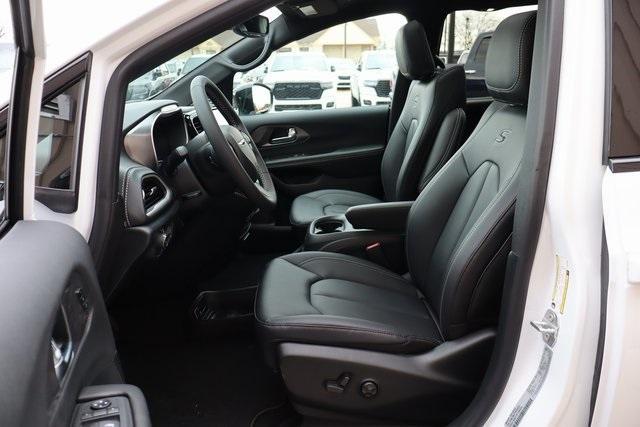 new 2026 Chrysler Pacifica car, priced at $49,759
