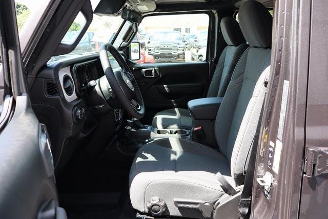 new 2025 Jeep Gladiator car, priced at $46,896