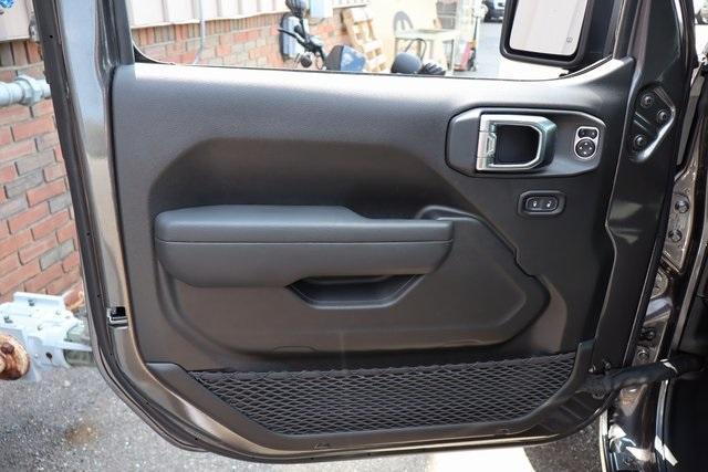 new 2025 Jeep Gladiator car, priced at $46,896