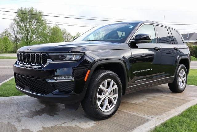 used 2022 Jeep Grand Cherokee car, priced at $34,900