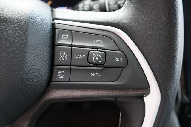 used 2022 Jeep Grand Cherokee car, priced at $34,900