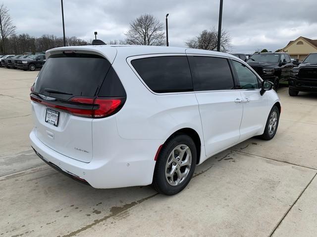 new 2024 Chrysler Pacifica car, priced at $46,901