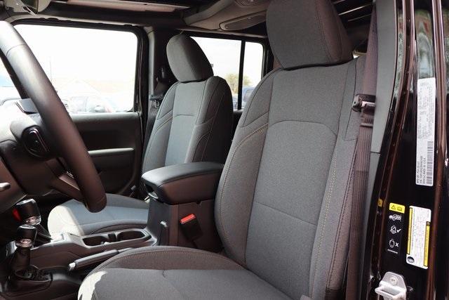 new 2025 Jeep Wrangler car, priced at $52,412