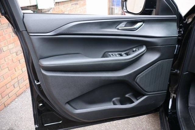 new 2025 Jeep Grand Cherokee car, priced at $43,302