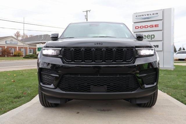 new 2025 Jeep Grand Cherokee car, priced at $43,302