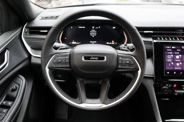 new 2025 Jeep Grand Cherokee car, priced at $43,302