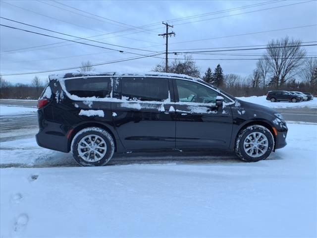 new 2025 Chrysler Pacifica car, priced at $41,831