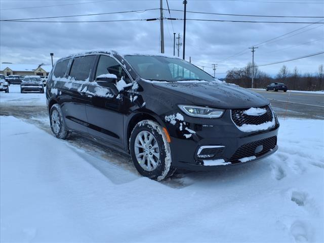 new 2025 Chrysler Pacifica car, priced at $41,831