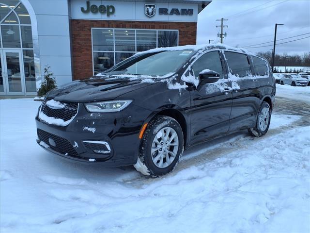 new 2025 Chrysler Pacifica car, priced at $41,831