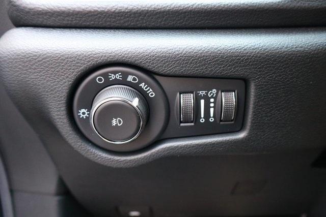 new 2025 Chrysler Pacifica car, priced at $42,993