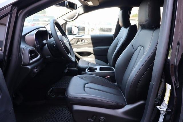 new 2025 Chrysler Pacifica car, priced at $42,993