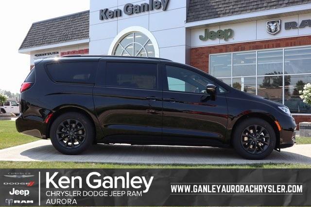 new 2025 Chrysler Pacifica car, priced at $42,993
